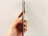 Huawei Mate 70 Air примерно на один миллиметр толще, чем Apple iPhone Air. (Источник изображения: @Rodent950)