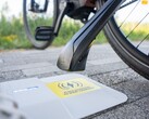 Беспроводное зарядное устройство Compact Tiler для электронных велосипедов (на фото) было представлено на выставке Eurobike 2025. (Источник изображения: Tiler)