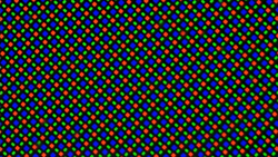 OLED-дисплей основан на субпиксельной матрице RG/BG, состоящей из одного красного, одного синего и одного зеленого светоизлучающего диода каждый