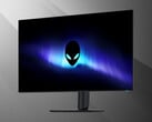 Вид спереди 32-дюймового 4K OLED-монитора Alienware AW3226Q, снятый под углом