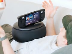 Игровая подушка Mechanism разработана для того, чтобы сделать игру на портативных консолях более комфортной и помочь предотвратить онемение рук и кистей.