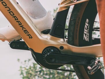 Компания Mondraker использует конфигурацию с центральным приводом