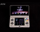 AYN Thor оснащен двумя сенсорными AMOLED-дисплеями. (Источник изображения: AYN)