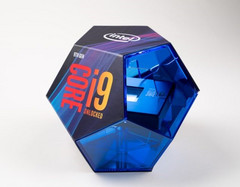 В Intel показали новую упаковку потребительских процессоров 9 поколения - прямо как AMD со своим Threadripper. (Изображение: Intel)
