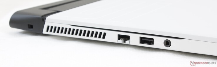 Левая сторона: слот замка Noble, Ethernet, USB 3.1 Type-A, комбинированный аудио разъем