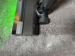 Roborock H60 Ultra чистит ковер