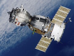 Изображение, показывающее российский спутник, вращающийся вокруг Земли. (Источник изображения: WikiImages - Pixabay)