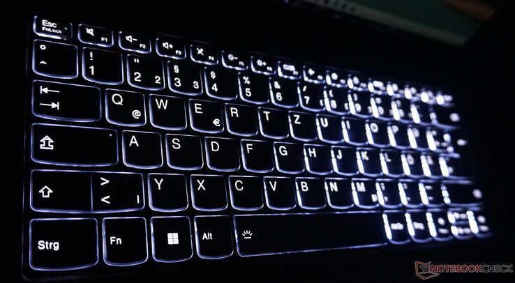 Подсветка клавиатуры имеет две градации яркости