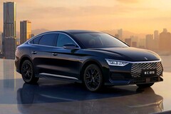 'Такси под прикрытием' для Китая: Новый автомобиль Linghui E9, созданный на базе BYD Han, используется исключительно для оказания услуг по вождению, чтобы поддерживать репутацию BYD на уровне премиум-класса.