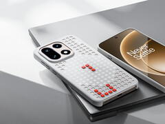 Эти чехлы позволят OnePlus 15 работать с магнитными аксессуарами. На фото: чехол с магнитным отверстием. (Источник изображения: OnePlus)