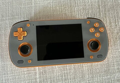 Некоторые ранние обладатели Retroid Pocket Mini получили не тот вариант цвета. (Источник изображения: via Joey's Retro Handhelds)