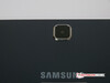 Galaxy W700N. Чуточку выступающая 5-мегапиксельная камера