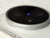 Непрерывный зум, по-видимому, также входит в список дел при разработке Vivo X300 Ultra. (Изображение: Weibo)