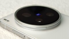 Непрерывный зум, по-видимому, также входит в список дел при разработке Vivo X300 Ultra. (Изображение: Weibo)