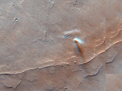 Пылевой дьявол, сфотографированный на Марсе (Источник изображения: ESA, TGO и CaSSIS; обрезано)