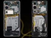 Sony Xperia 1 VI (L) и Xperia 1 V (R) показывают, сколько места занимает аккумулятор. (Источник изображения: WekiHome/Unsplash - отредактировано)