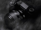 Фотокамера Fujifilm X-H2, изображенная здесь, в следующем году получит более мощного преемника.
