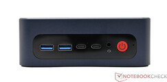 Передняя панель: 2x USB, 2x USB4 TypeC