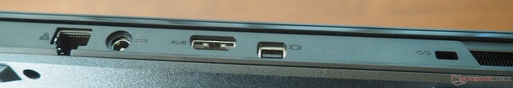 Задняя панель: RJ45-LAN, питание, HDMI, Mini-DisplayPort 1.4, замок Кенсингтона