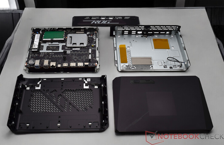 Asus ROG NUC в разобранном виде