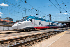 NextGen Acela с моторным вагоном и четвертой тележкой в варианте Jacobs. (Источник изображения: Amtrak)