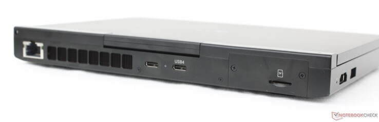 Задняя панель: RJ-45 (2,5 Гбит/с), USB-C 3.2 Gen. 2 (10 Гбит/с) w/ DisplayPort + Power Delivery, USB-C 4.0 (40 Гбит/с) w/ DisplayPort + Power Delivery, устройство чтения MicroSD