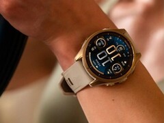 Пользователи смарт-часов Garmin Fenix 8 AMOLED (на фото) отметили проблему с яркостью. (Источник изображения: Garmin)