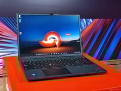 Lenovo ThinkPad P16v Gen 3 (источник изображения: Бенджамин Херциг)