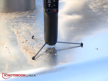 3 тонкие раскладывающиеся металлические ножки