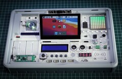 Новая платформа CrowPi 3 работает на базе Raspberry Pi 5 (Источник изображения: Elecrow)