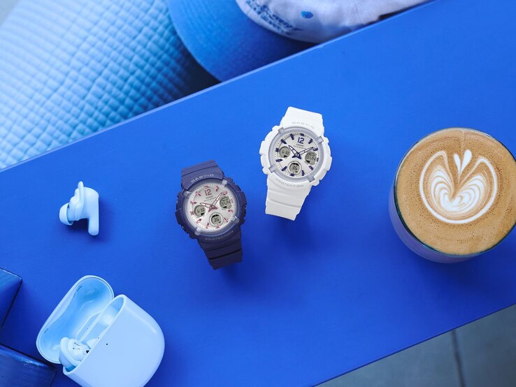 Часы Casio G-Shock Baby-G BGA-2800-2A2 (слева) и BGA-2800-7A3 (справа)