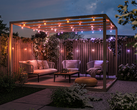 Компания Philips Hue расширяет линейку светильников Festavia, в которую входит, в частности, представленная на фотографии гирлянда с шаровидными светильниками для уличного освещения.