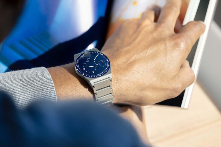 Часы Ressence Type 7 обеспечивают 36 часов запаса хода (Источник изображения: Ressence)