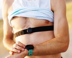 Новейший нагрудный ремень Suunto HR предназначен для отслеживания дополнительных показателей бега.