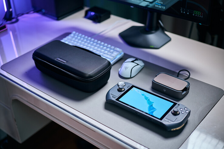 Игровая зона Zotac с аксессуарами