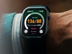 Часам Watch D2 уже почти два года.