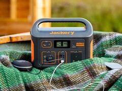 Ожидается, что новая модель Jackery Explorer 500 v2 будет более тонкой, чем оригинальная модель (на фото). (Источник изображения: Jackery)