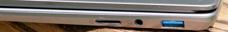 Правая сторона: USB 3.1 Gen 1 Type-A, аудио разъем, слот microSD