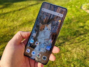 Xiaomi Redmi Note 14 Pro+ 5G на солнце