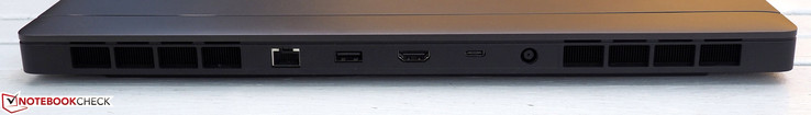 Задняя сторона: RJ45, USB-A 3.0, HDMI, USB-C 3.0 с DisplayPort, разъем питания
