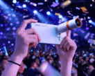 Oppo Find X10 с телеконвертером в комплекте.