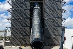 Ship 40 въезжает в ангар Megabay компании SpaceX на Starbase почти через три месяца после запуска.