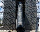 Ship 40 въезжает в ангар Megabay компании SpaceX на Starbase почти через три месяца после запуска.