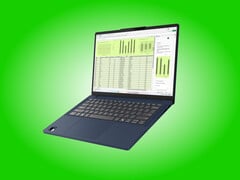 Модель IdeaPad Slim 3 14Q7X11 доступна в цветовых вариантах «Cosmic Blue» и «Luna Grey»; на фотографии представлен первый из них.