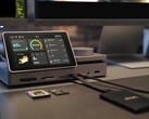 Лучше и быть не может: Pexarbolt Ultra — это док-станция Thunderbolt 5 с сенсорным экраном и, пожалуй, самым обширным набором портов на рынке.