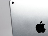 iPad Air 2 позирует перед камерой