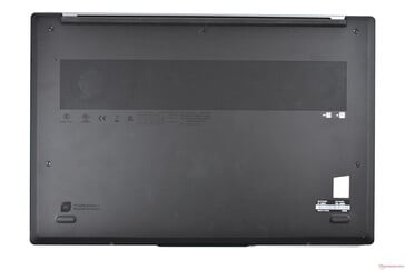 ThinkPad Z16 G1. Крышка, закрывающая дно