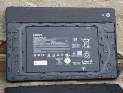 ThinkTab X11 оснащен съемным аккумулятором