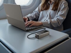 140-ваттный Laptop Power Bank от Lenovo (на фото) был замечен на Amazon US. (Источник изображения: Lenovo)