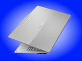 ThinkBook 14x легче большинства ноутбуков: его официальный вес составляет 990 г с аккумулятором емкостью 54,7 Вт·ч.